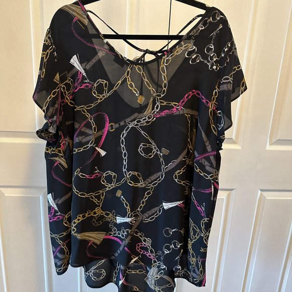 Tank Style Blouse Black with chain design - Picture 2 of 6
